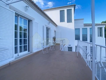 Moradia T5 para Venda em Quelfes