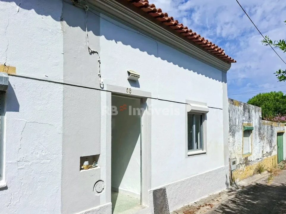 Moradia T3 para Venda em Tramagal Foto 1