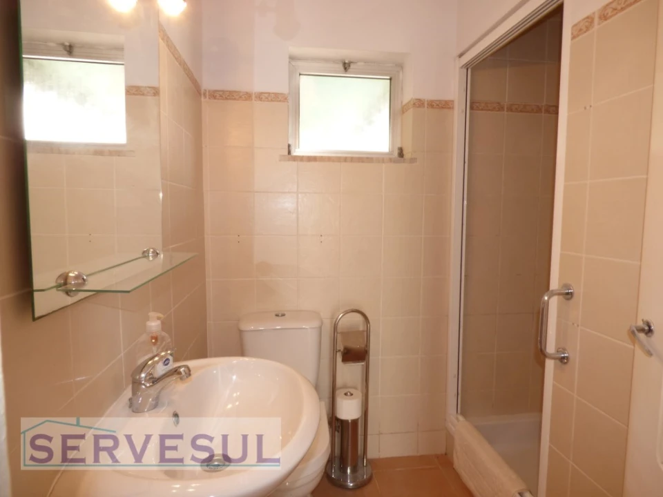 Moradia T4 para Venda em Silves Foto 11