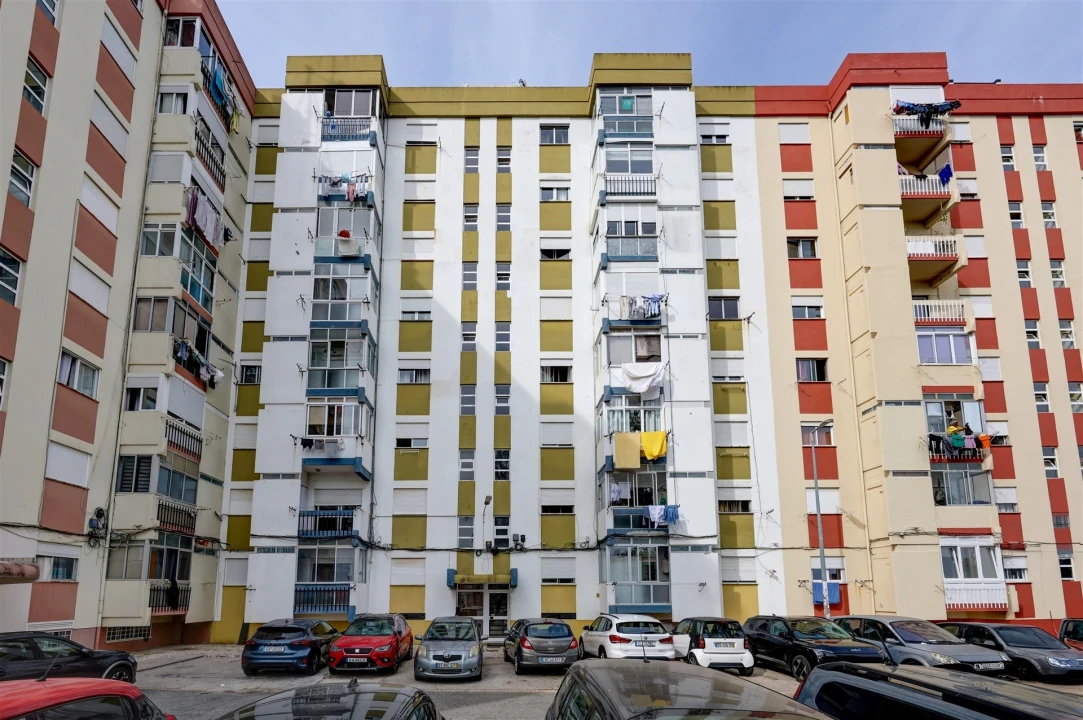 Apartamento T1 para Venda em Massamá e Monte Abraão Foto 1