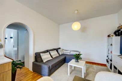 Apartamento T1 para Venda em Massamá e Monte Abraão