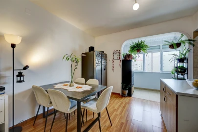 Apartamento T1 para Venda em Massamá e Monte Abraão