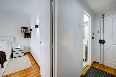Apartamento T1 para Venda em Massamá e Monte Abraão
