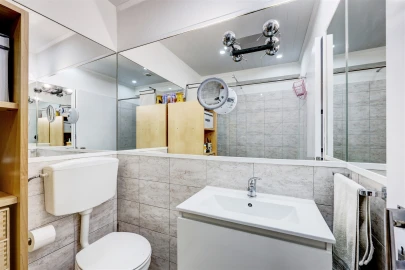 Apartamento T1 para Venda em Massamá e Monte Abraão