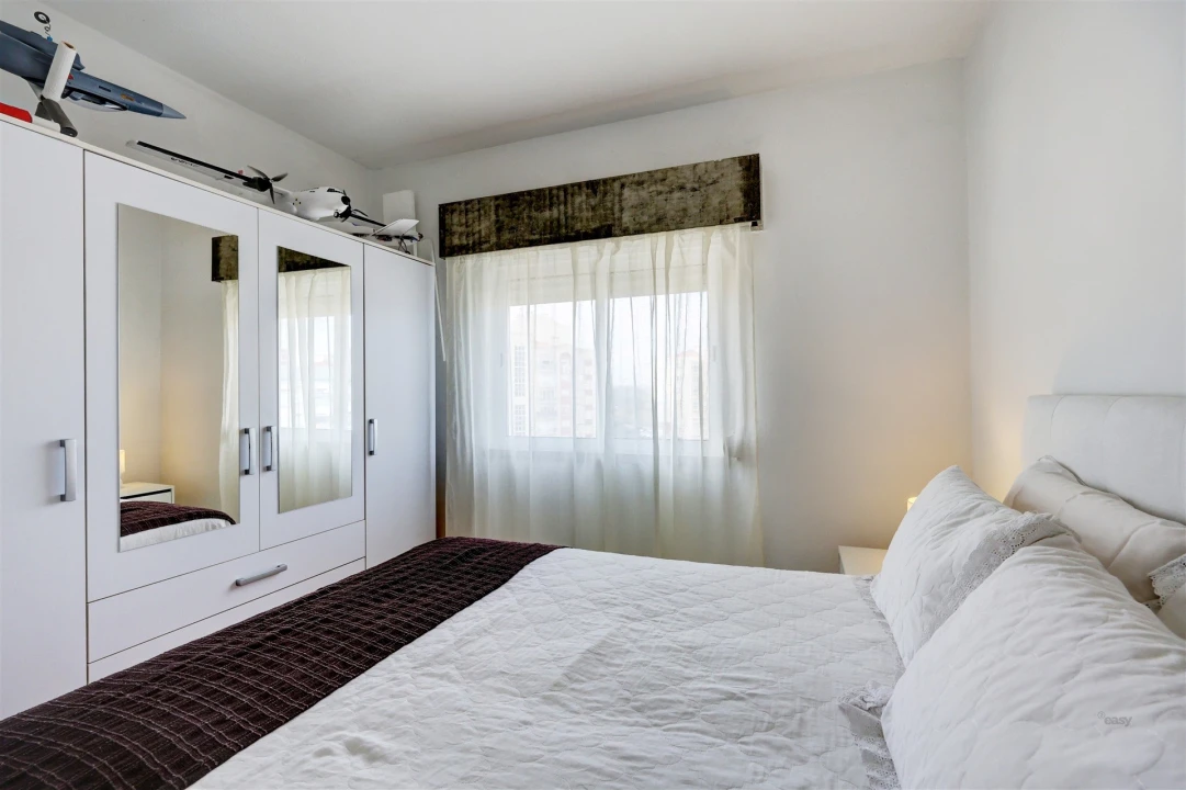 Apartamento T1 para Venda em Massamá e Monte Abraão Foto 25