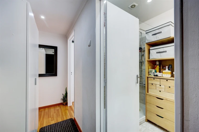 Apartamento T1 para Venda em Massamá e Monte Abraão Foto 19