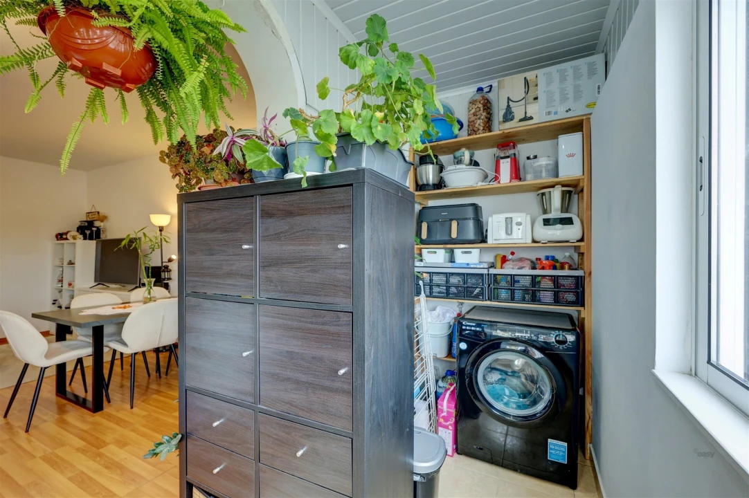 Apartamento T1 para Venda em Massamá e Monte Abraão Foto 15
