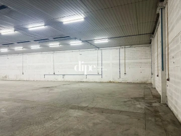 Armazém para Arrendamento em Silvares