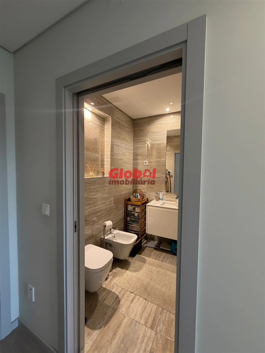 Apartamento T3 para Venda em Repeses e São Salvador Foto 11