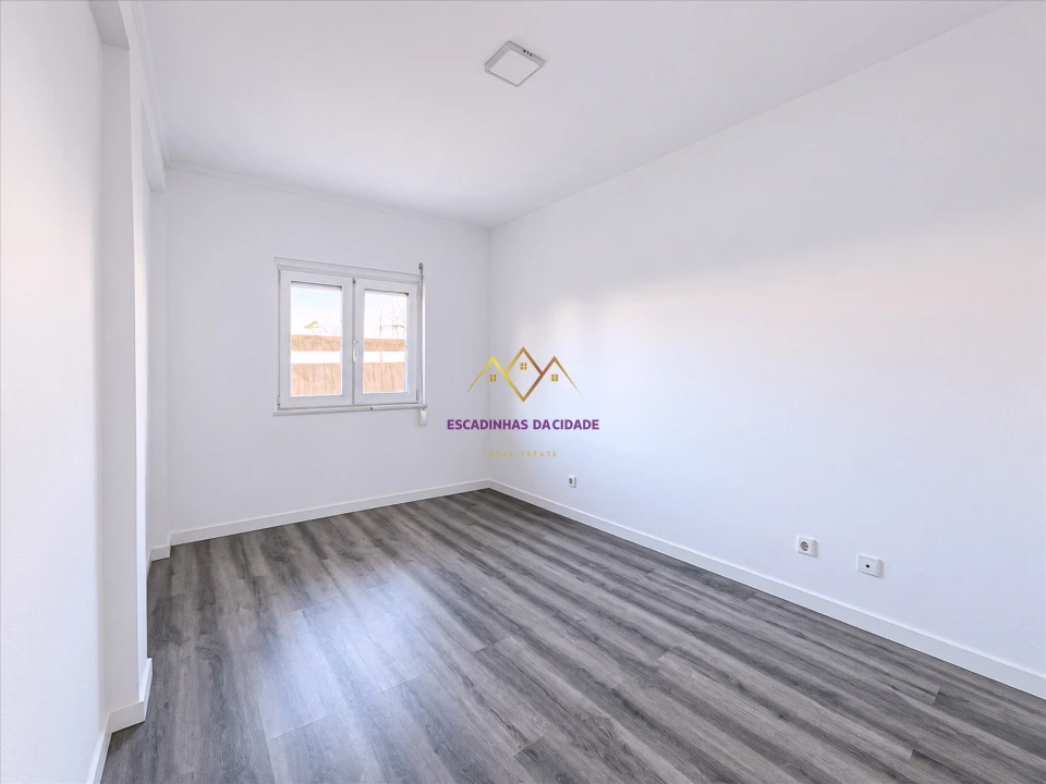 Apartamento T3 para Venda em Quinta do Conde Foto 3