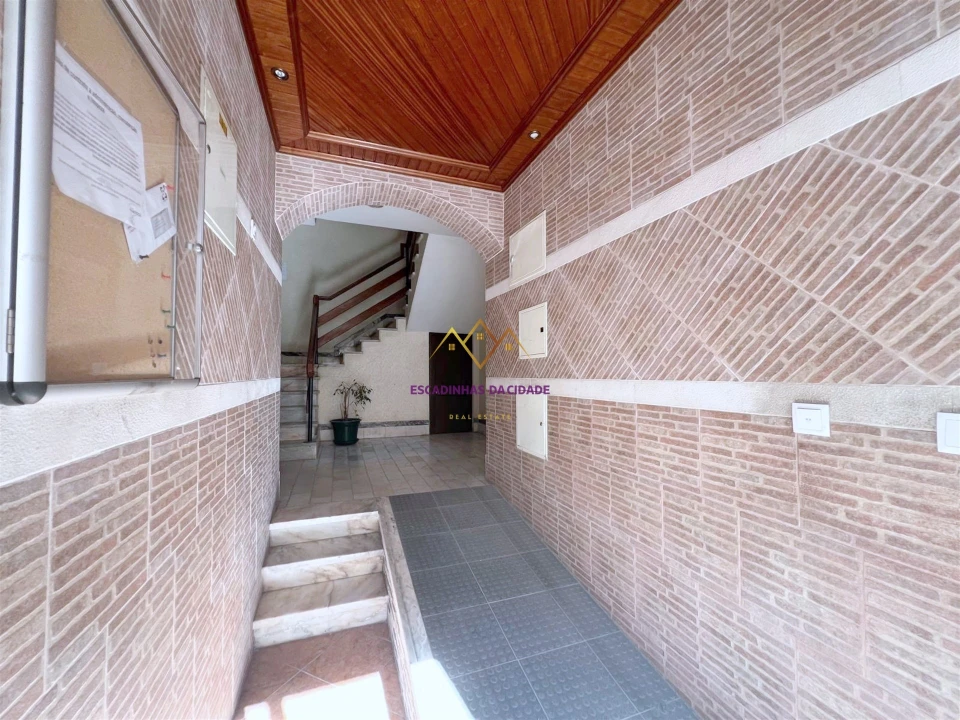 Apartamento T3 para Venda em Quinta do Conde Foto 23