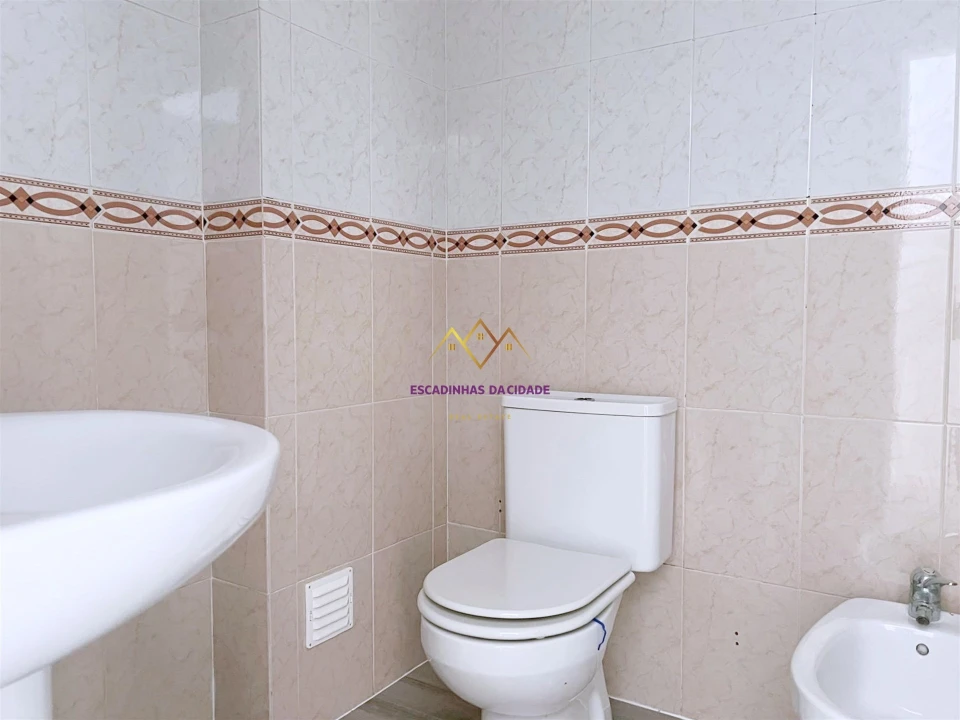 Apartamento T3 para Venda em Quinta do Conde Foto 11
