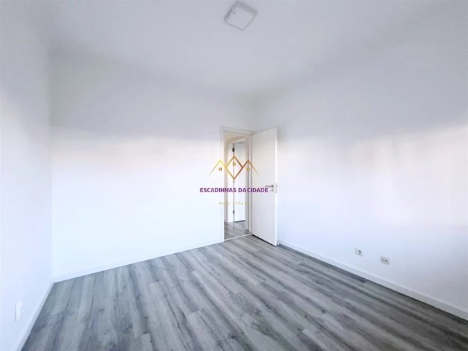 Apartamento T3 para Venda em Quinta do Conde Foto 19