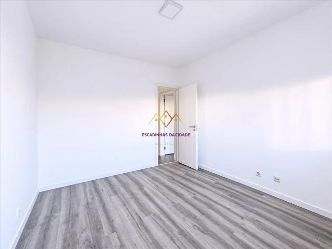 Apartamento T3 para Venda em Quinta do Conde Foto 4
