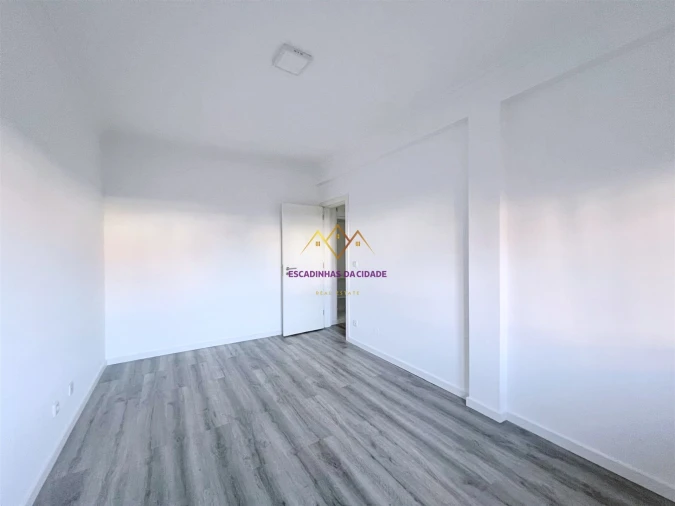 Apartamento T3 para Venda em Quinta do Conde Foto 22