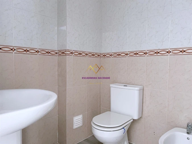 Apartamento T3 para Venda em Quinta do Conde Foto 12