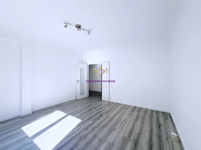Apartamento T3 para Venda em Quinta do Conde Foto 5