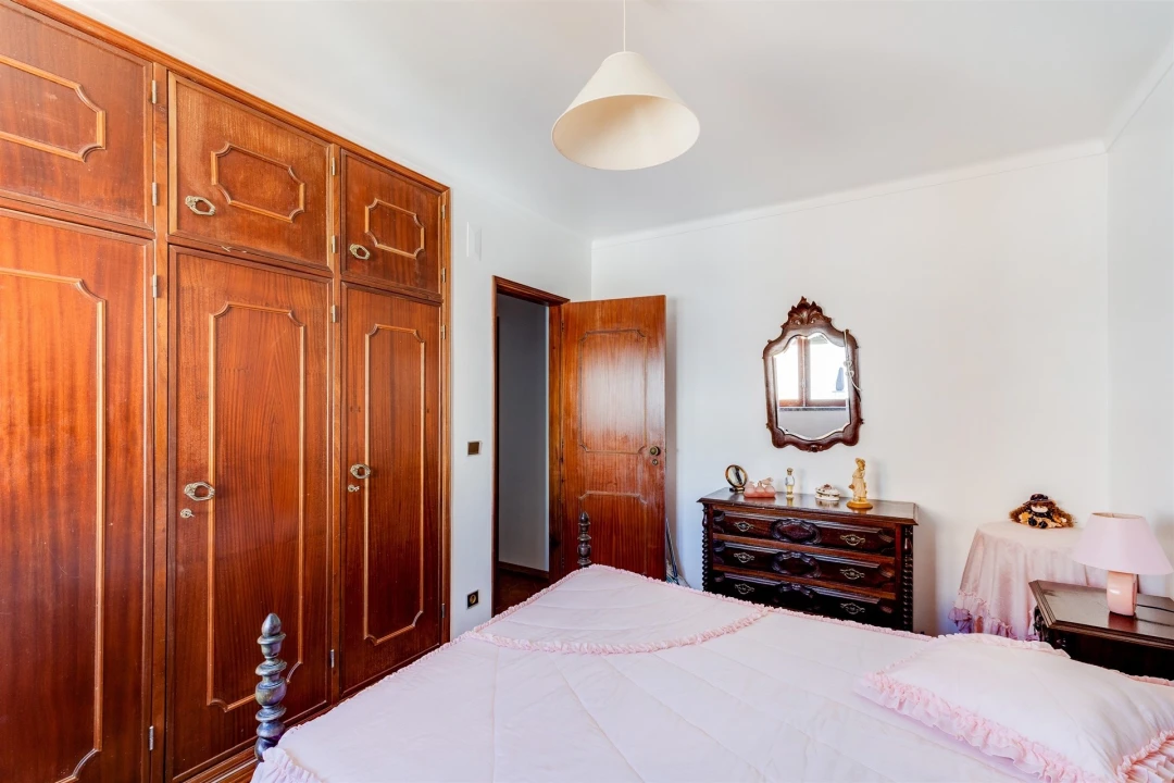 Apartamento T2 para Venda em Nazare Foto 13