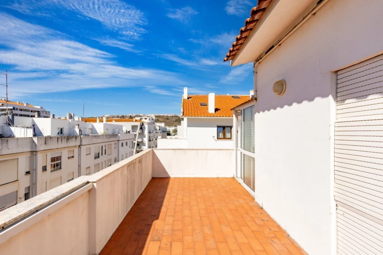 Apartamento T2 para Venda em Nazare Foto 23