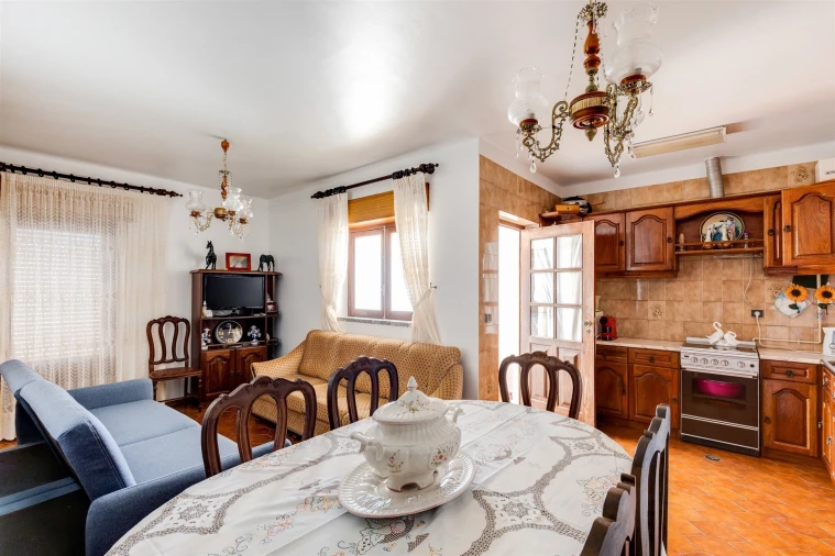 Apartamento T2 para Venda em Nazare Foto 9