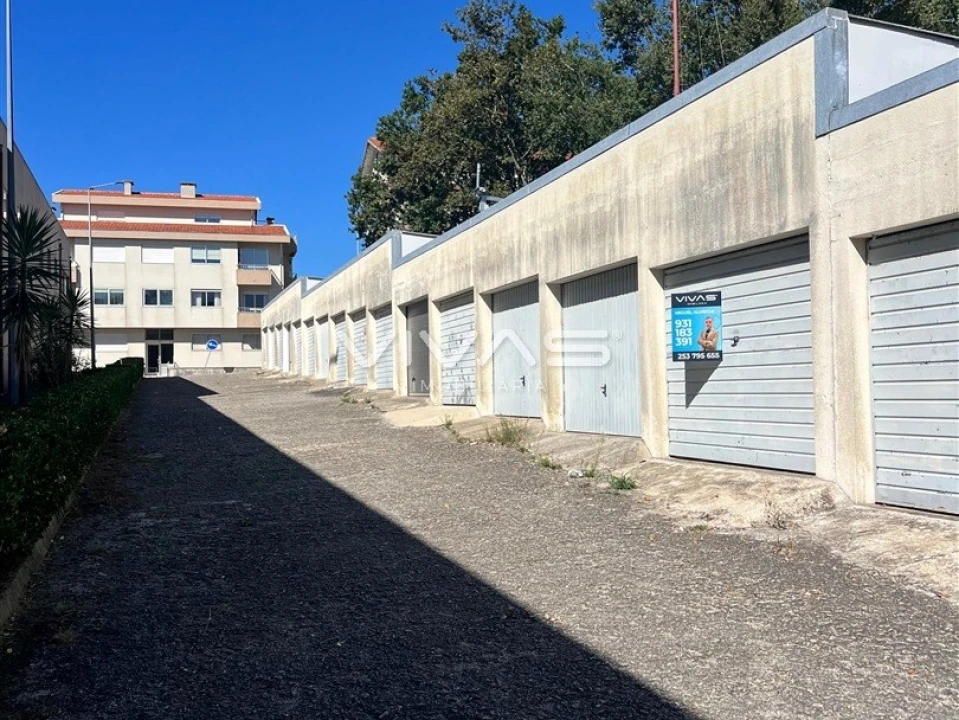 Garagem para Venda em Mafamude e Vilar do Paraíso Foto 12