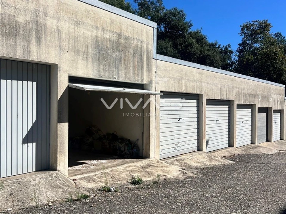 Garagem para Venda em Mafamude e Vilar do Paraíso Foto 1