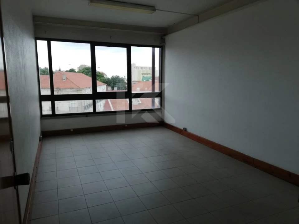 Escritório para Arrendamento em Beato Foto 2