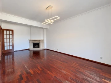 Apartamento T3 para Arrendamento em Marrazes e Barosa