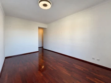 Apartamento T3 para Arrendamento em Marrazes e Barosa