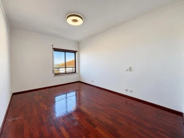 Apartamento T3 para Arrendamento em Marrazes e Barosa