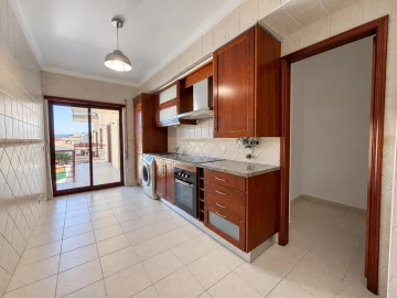 Apartamento T3 para Arrendamento em Marrazes e Barosa