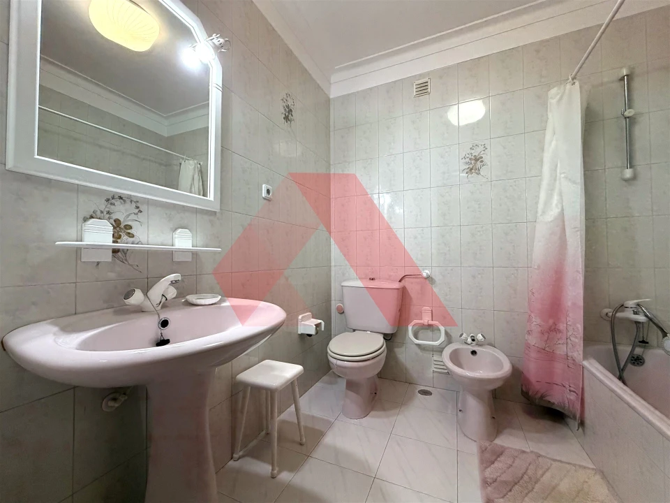 Apartamento T3 para Arrendamento em Arganil Foto 19