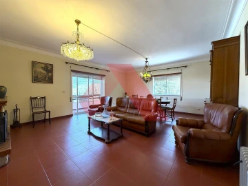 Apartamento T3 para Arrendamento em Arganil