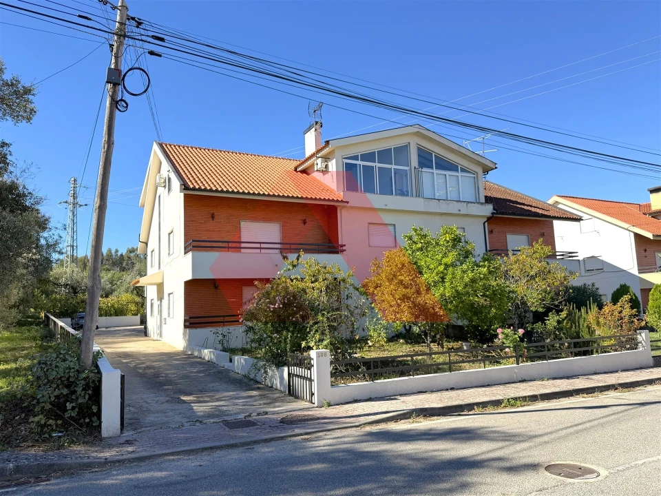 Apartamento T3 para Arrendamento em Arganil Foto 2