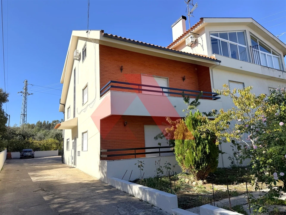 Apartamento T3 para Arrendamento em Arganil Foto 3