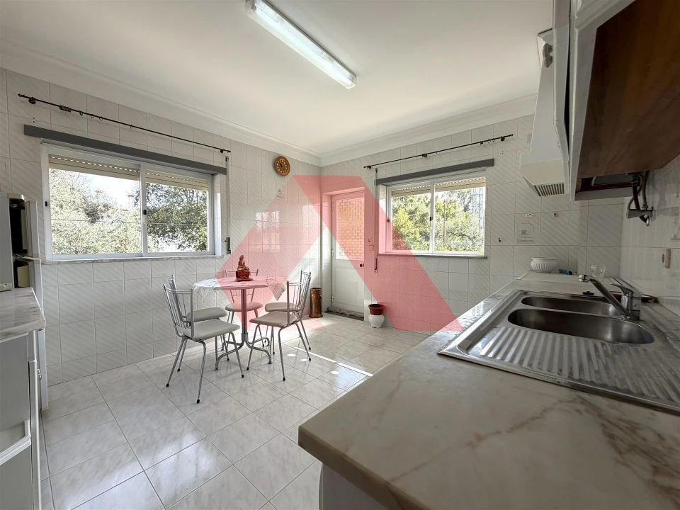 Apartamento T3 para Arrendamento em Arganil Foto 12