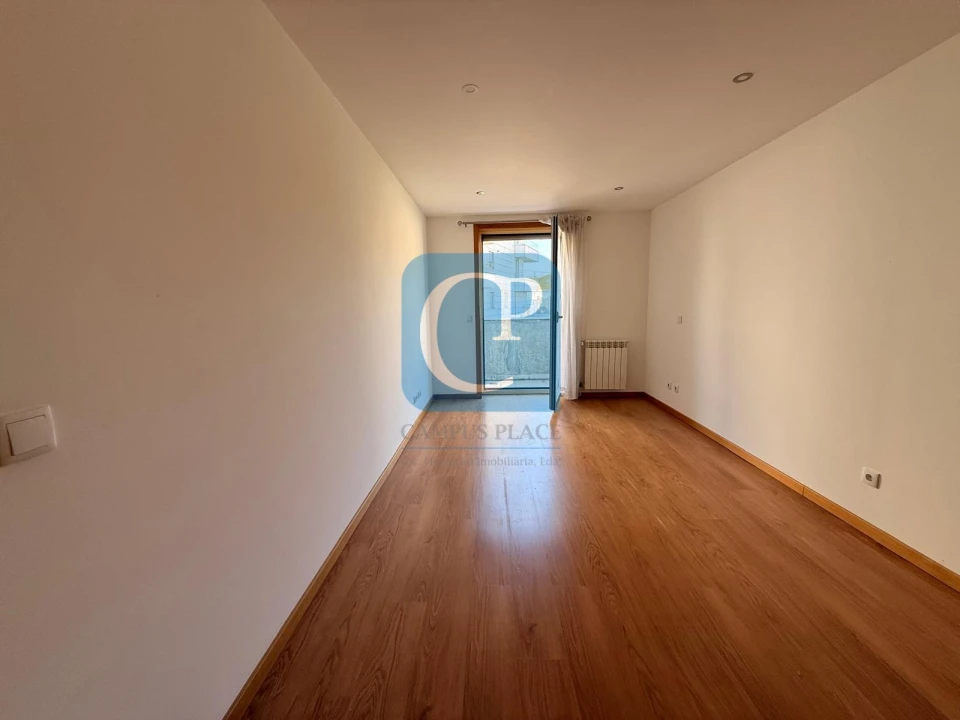 Apartamento T2 para Arrendamento em Pedrouços Foto 23