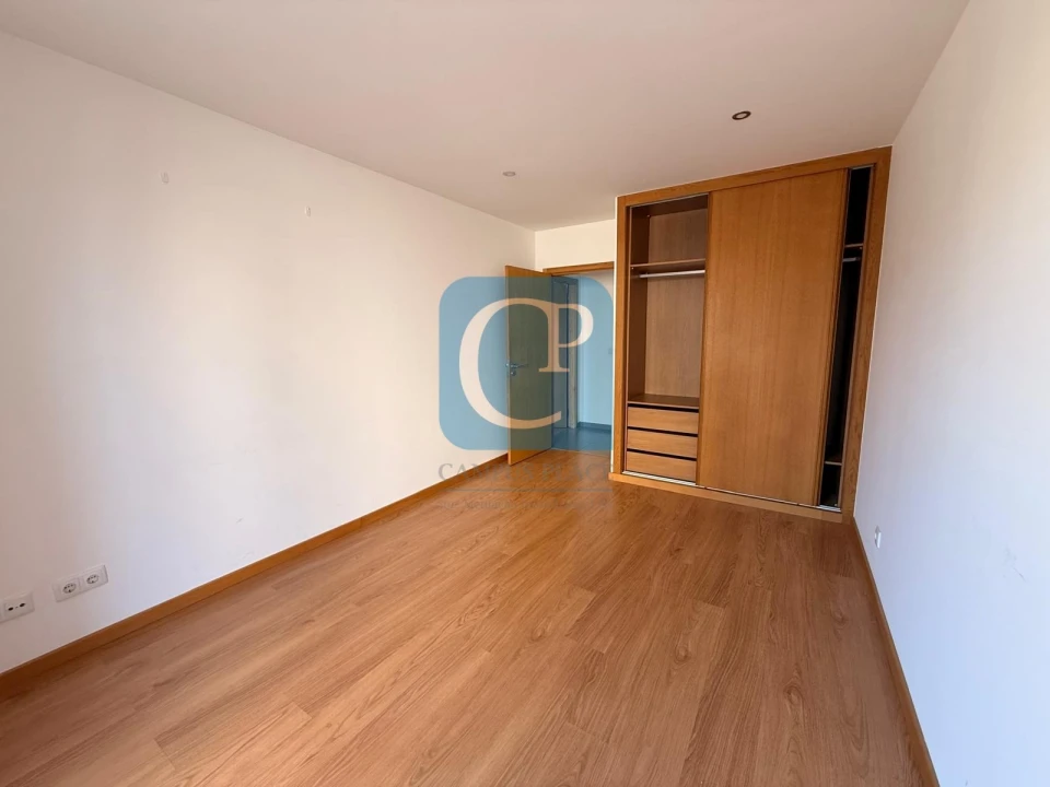 Apartamento T2 para Arrendamento em Pedrouços Foto 21