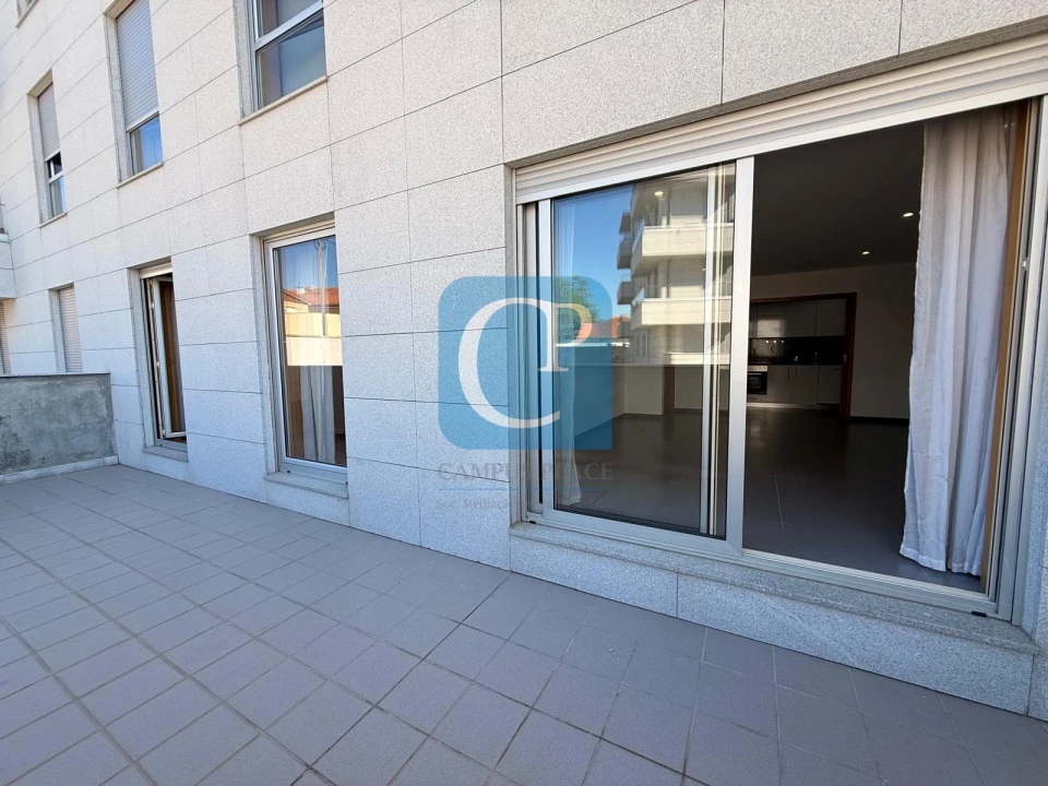Apartamento T2 para Arrendamento em Pedrouços Foto 14