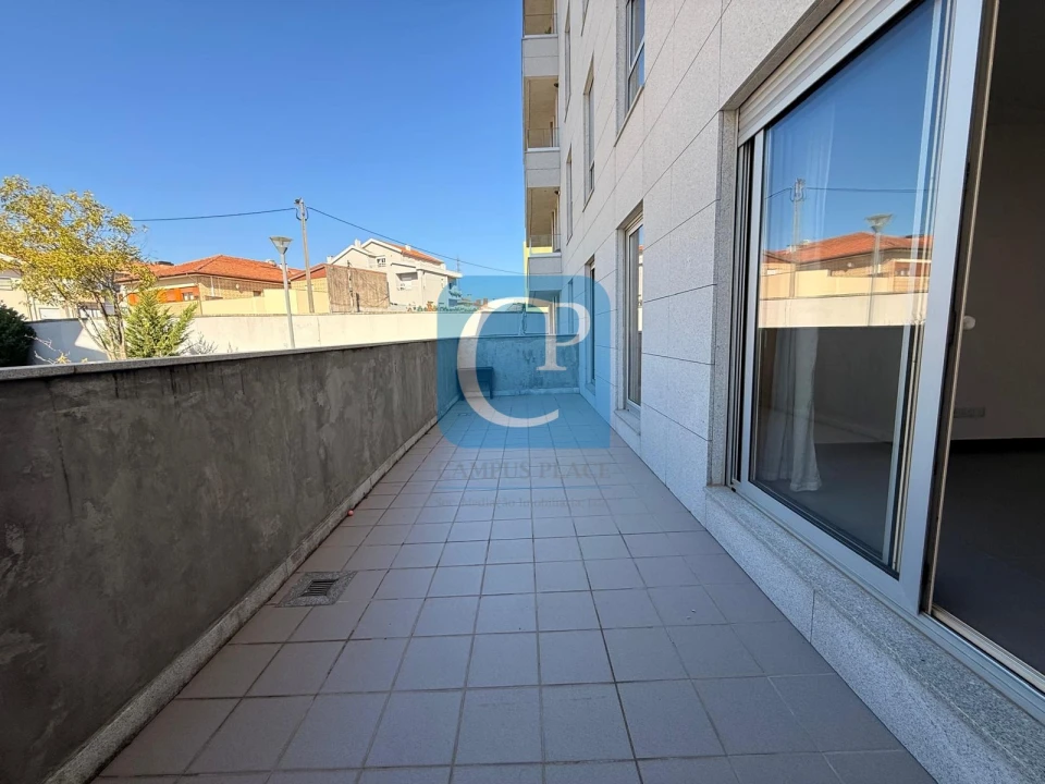 Apartamento T2 para Arrendamento em Pedrouços Foto 13