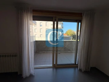 Apartamento T2 para Arrendamento em Pedrouços