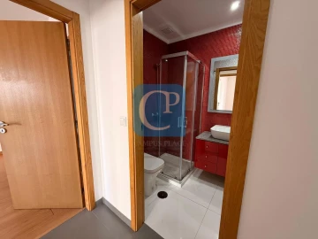Apartamento T2 para Arrendamento em Pedrouços