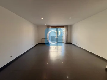 Apartamento T2 para Arrendamento em Pedrouços