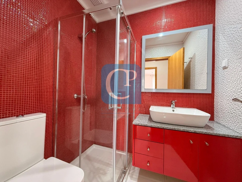 Apartamento T2 para Arrendamento em Pedrouços Foto 18