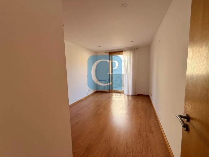 Apartamento T2 para Arrendamento em Pedrouços Foto 19