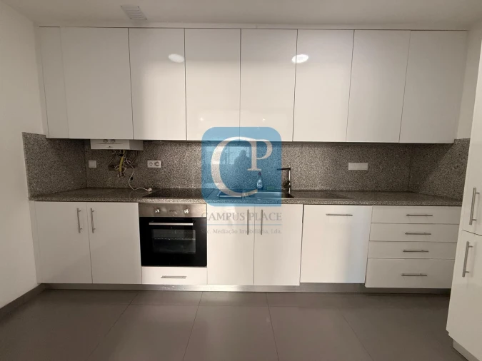 Apartamento T2 para Arrendamento em Pedrouços Foto 9