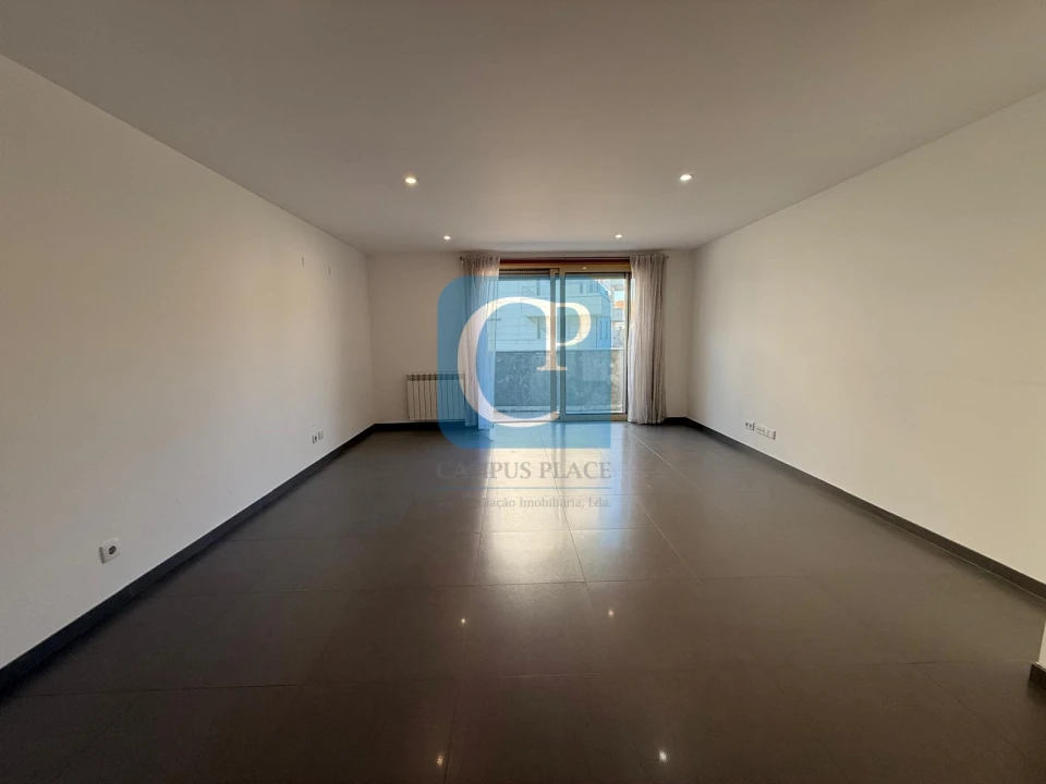 Apartamento T2 para Arrendamento em Pedrouços Foto 6