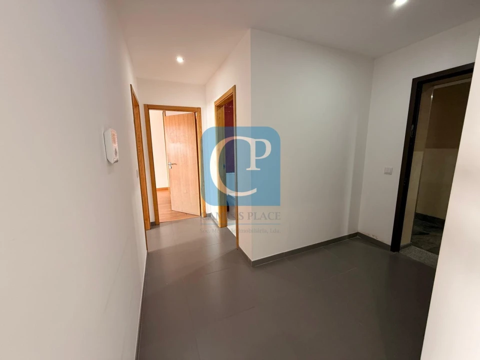 Apartamento T2 para Arrendamento em Pedrouços Foto 15