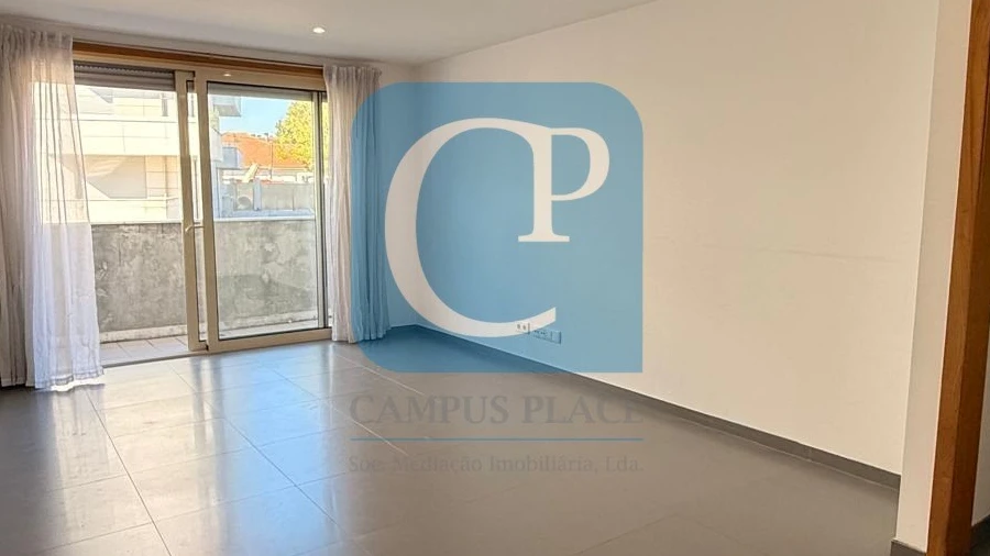 Apartamento T2 para Arrendamento em Pedrouços