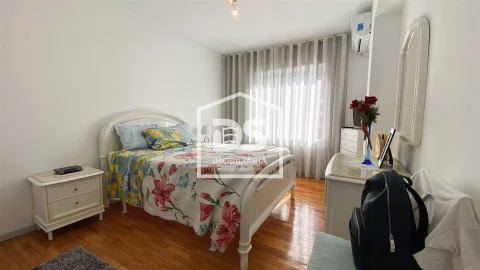 Apartamento T3 para Venda em Margaride, Várzea, Lagares, Varziela, Moure